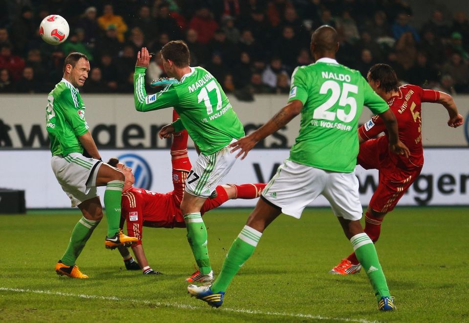  科曼世界波破门拜仁半场三球锁定胜局  