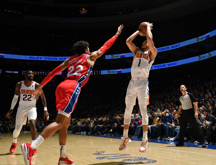  布伦森末节发威独得十五分，尼克斯逆转战胜猛龙  