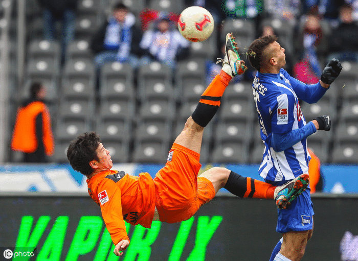  格勒诺布尔,定位球战术,连入两球,克对手  